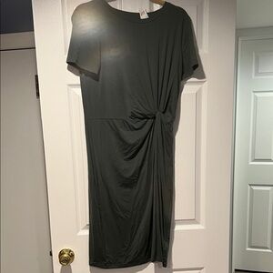 Elegant Green Knot Dress